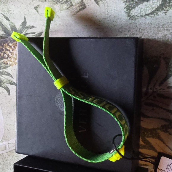 Versace Green Bracelet With  The Iconic Medusa - Picture 6 of 6
